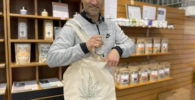 photo  dario gomes, agent commercial pour des laboratoires de produits bien-être, vient d’ouvrir sa première boutique à alençon. il vend toute une gamme de cbd.  &copy;  ouest-france 