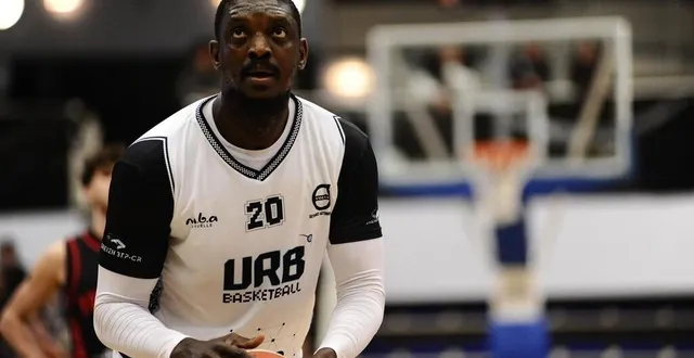 photo  sekou-condé et les rennais ont péché aux lancers.  &copy;  julien kammerer 