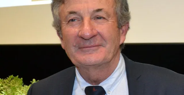 photo  pascal lelièvre, maire, a annoncé la mise en place de caméras de vidéoprotection.  &copy;  le maine libre 