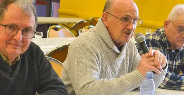 photo  jean-luc esnault, secrétaire, lucien bardoux, président et andré étourneau, vice président.  &copy;  le maine libre 