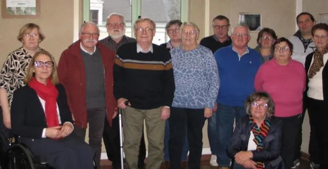 photo  les nouveaux adhérents accueillis par le bureau et les élus  &copy;  le maine libre 