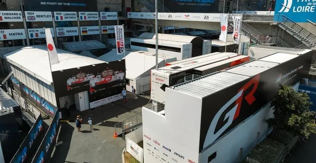 photo  ievent s’occupe de concevoir et mettre en place des espaces de réception dans des structures éphémères, notamment lors des 24 heures du mans.  &copy;  ievent. 