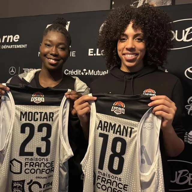 photo bintou moctar et morgane armant, lors de la présentation des maillots de l’usbd alençon.  ©  photo : ouest-france
