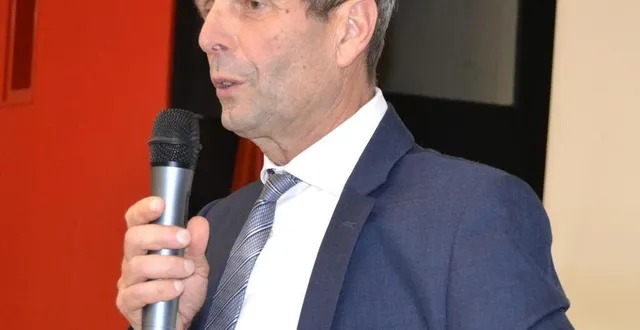 photo  jean-louis morice, maire de noyen-sur-sarthe, a présenté plusieurs projets importants.  &copy;  le maine libre 