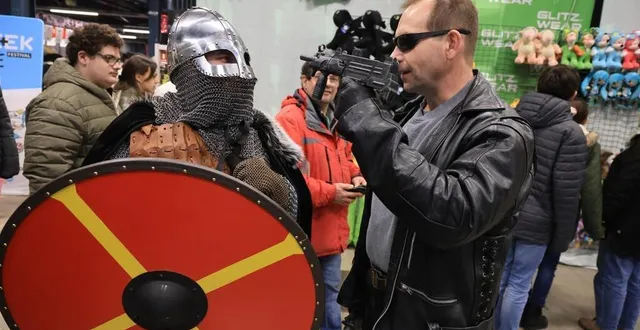 photo  alan, le guerrier varègue, qui croise terminator… un petit choc des cultures.  &copy;  ouest-france 