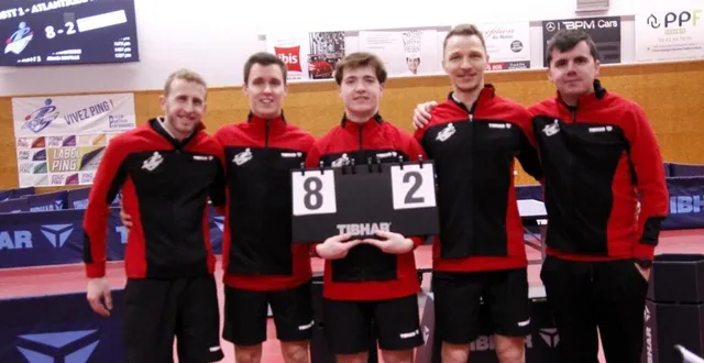 photo  première victoire pour les manceaux en n3 : damien letourneur, guillaume ciroux, ethan guibert, maxime repusseau et alex lelaure (coach).  &copy;  le maine libre 