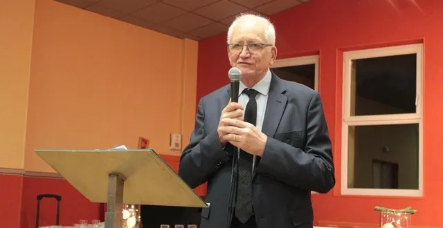 photo  le maire jacques prigent, lors de sa présentation des vœux à la population, le 17 janvier 2025 à trun.  &copy;  ouest-france. 