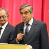 photo  françois fillon a rendu un vibrant hommage à daniel coudreuse lors de la remise de sa distinction de chevalier de la légion d’honneur, samedi 18 janvier 2025, à brûlon. 