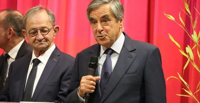 photo  françois fillon a rendu un vibrant hommage à daniel coudreuse lors de la remise de sa distinction de chevalier de la légion d’honneur, samedi 18 janvier 2025, à brûlon.  &copy;  ouest-france 