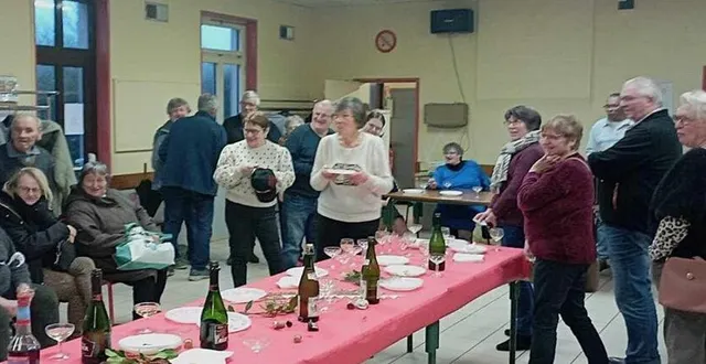 photo  les membres de générations mouvement de saint-georges-du-rosay réunis pour célébrer la galette des rois.  &copy;  le maine libre 