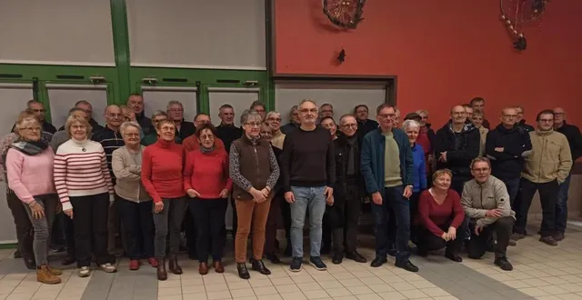 photo  pascal nigot (au centre) est le nouveau président avec, à sa droite, chantal martin et à sa gauche, patrick bidault et michel basoge, ex-président et nouveau secrétaire du club cyclotourisme saint-pavace.  &copy;  ouest-france 