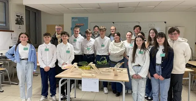 photo  une dizaine de collégiens participent au challenge mini-entreprise avec leurs porte-bouteilles originaux.  &copy;  le maine libre 