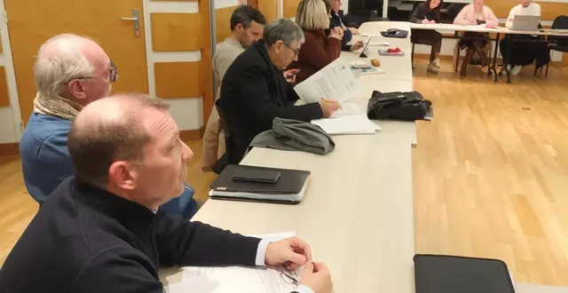 photo  sébastien gouhier informe les élus que la communauté de communes orée de bercé-belinois est très vertueuse en matière de réduction des surfaces artificialisées des sols. les objectifs fixés par l’état pour 2030 seront atteints.  &copy;  ouest-france 