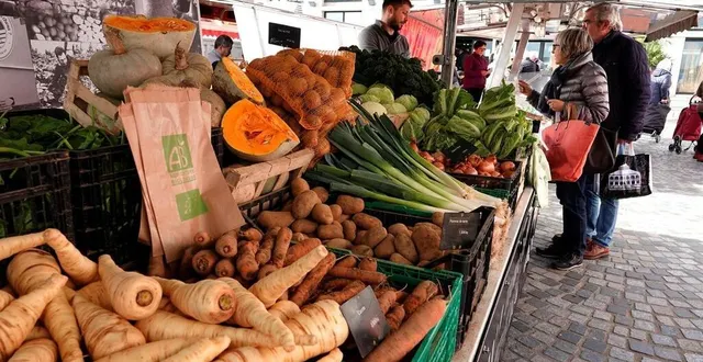 photo  un stand de légumes frais sur un marché de l’ouest (photo d’illustration).  &copy;  archives ouest france 