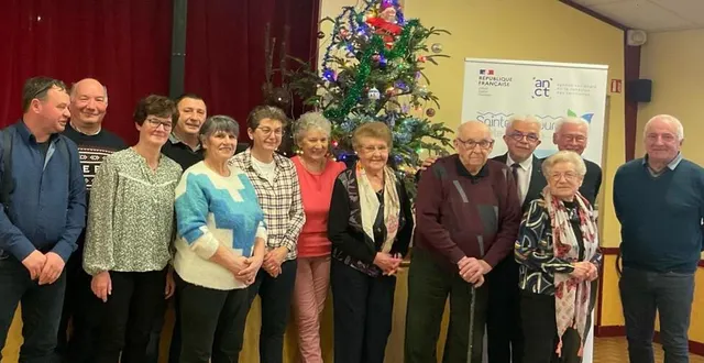 photo  les doyens de la journée des cheveux blancs ont été célébrés par le maire et le conseil municipal.  &copy;  ouest-france 