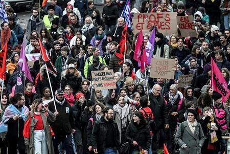 photo Plusieurs dizaines de milliers de fonctionnaires avaient manifesté le 5 décembre en France, contre des mesures du budget 2025. Ici, à Caen (Calvados). MARTIN ROCHE / OUEST FRANCE 