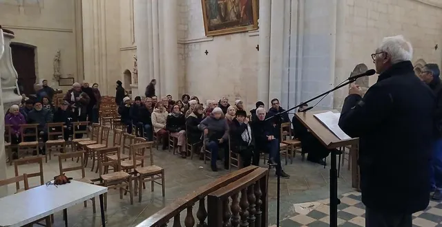 photo  les membres de la nouvelle association vive saint-aubin ont présenté un projet ambitieux auprès des habitants de blaison, dans la collégiale, vendredi 17 janvier 2025.  &copy;  ouest-france 