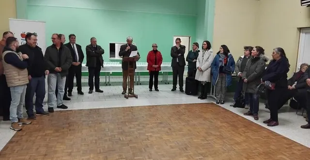 photo  présentation des employés de la commune et des artisans et commerçants installés en 2024 dans la commune.  &copy;  ouest-france 