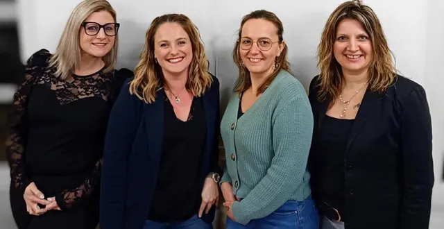 photo  de gauche à droite : mélanie teixeira, émilie ravaux, maryline besnardeau et laëtitia decorse, les quatre assistantes maternelles de la mam coco câline.  &copy;  ouest-france 