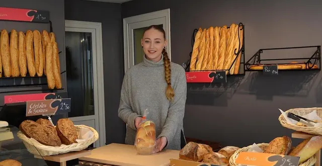 photo  à la vente de la fabri’k pain, léona bigot, originaire du mans.  &copy;  ouest-france 