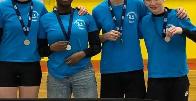 photo  les collégiens de la catégorie sport partagé, louane dufour, ema gendry, hugo belluau, robin muh-duval.  &copy;  gaëlle assier 