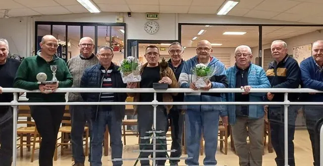 photo  le traditionnel challenge, qui dure depuis plus de 60 ans, entre les deux sociétés de soulaines et de saint-melaine était organisé cette année à la liberté de saint-melaine. la finale, ce samedi 18 janvier, a été remportée par les sociétaires de la liberté, mickael lebougre et jean-marc vaslin (12 à 4) face à michel ouriou et jean-noël guillot de l’union de soulaines. gérard raimbault et louis-marie gougeon, de soulaines et marine bertrand et pascal boireau, de saint-melaine, finissent 3es et 4es. la partie opposant les maires associés aux responsables des sociétés a été remportée par l’union de soulaines. l’an prochain, c’est soulaines qui recevra. le challenge de la liberté débutera lundi 27 janvier pour se terminer le 8 mars. les inscriptions sont déjà closes.  &copy;  co 
