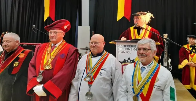 photo  jacques lecomte, au micro, samedi lors du chapitre.  &copy;  co 