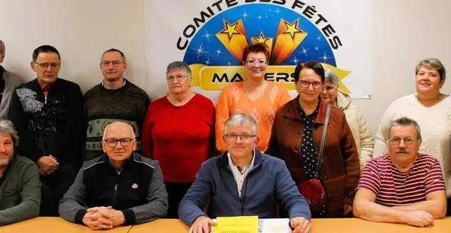 photo  les membres du bureau et les bénévoles du comité des fêtes.  &copy;  le maine libre 