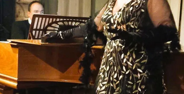 photo  géraldine casey, soprano, et philippe barbey-lallia, au piano, ont formé un duo magique au coin du feu.  &copy;  ouest-france. 