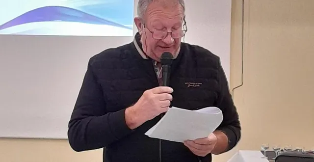 photo  luc bourmault, le maire, a présenté les projets 2025.  &copy;  le maine libre 