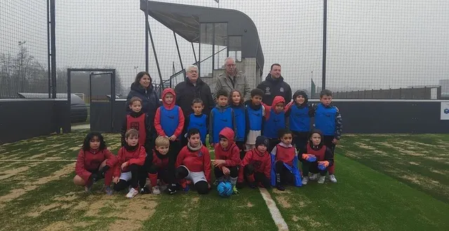 photo  des jeunes du fc flers ont inauguré le nouveau terrain de football à 5 en s’affrontant.  &copy;  ouest-france 