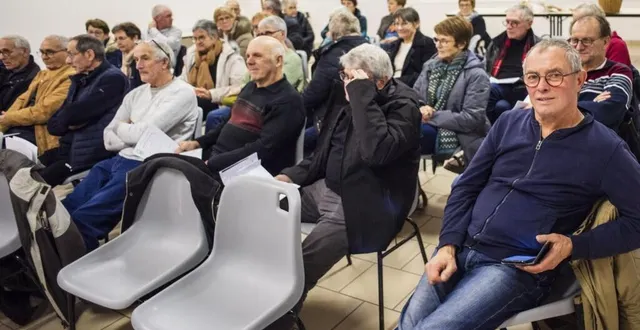 photo  les cyclos étaient conviés à une réunion de reprise des licences.  &copy;  le maine libre 