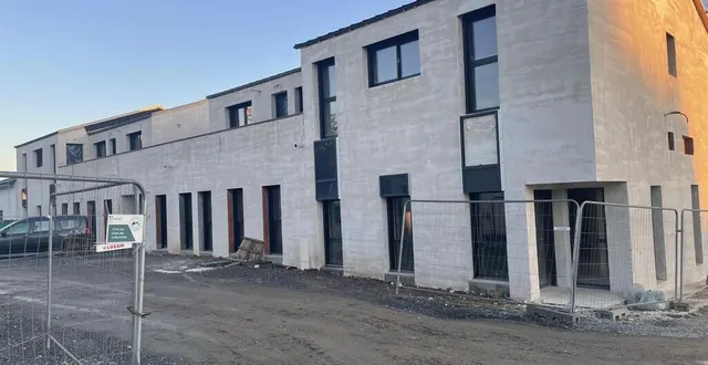 photo  la maison médicale où 19 professionnels de santé doivent s'installer à l'automne prochain. dans l'angle, on trouvera un salon de coiffure.  &copy;  ouest-france 