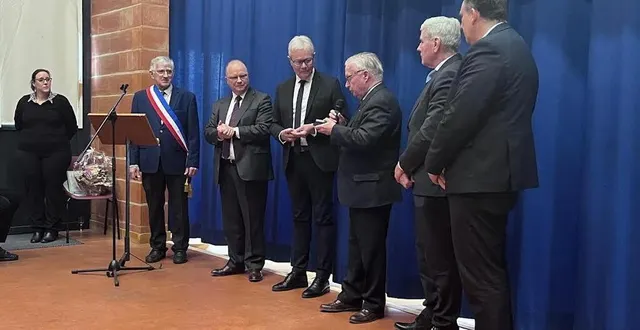 photo  au centre, joël méténier.  &copy;  ouest-france 