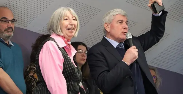 photo  martine crnkovic, la maire de louailles, a notamment reçu la médaille du sénat des mains du sénateur jean-pierre vogel lors de la cérémonie des vœux, dimanche 19 janvier 2025.  &copy;  ouest-france 