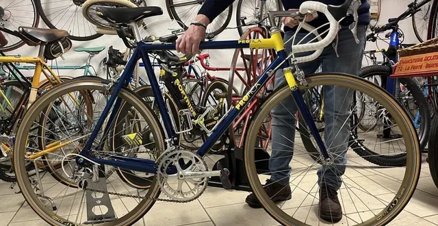 photo  alain possède des vélos mythiques et de toutes les époques près de la ferté-bernard.  &copy;  le maine libre 