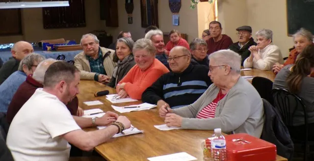 photo  l’assemblée générale à la boule de fort espérance de luché-pringé c’est aussi un moment de partage de la galette.  &copy;  le maine libre 