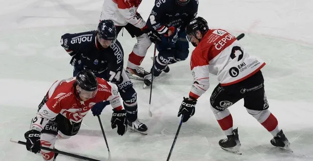 photo  thomas suire, au centre (n° 74), revient enfin à la compétition.  &copy;  co - jérôme hurstel 