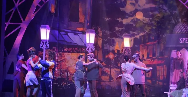 photo  euphorie offre une succession de scènes comiques et de tableaux chantés et chorégraphiés dans de très beaux décors.  &copy;  le maine libre 