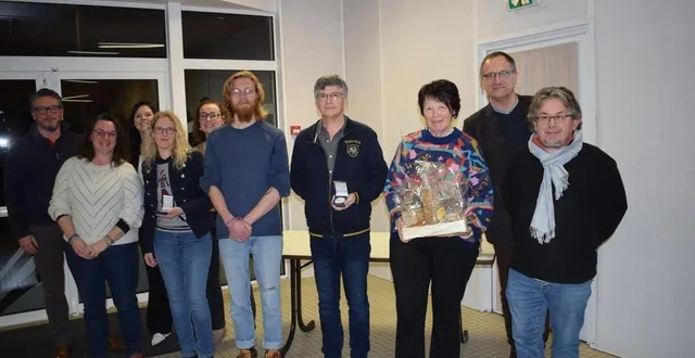 photo  lors des vœux de pouancé, ose, association d’insertion, patrimoine et culture, pour la commémoration de la libération de pouancé, et le comité des commerçants ont été de cadeaux et médailles.  &copy;  ouest-france 
