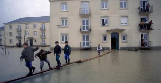 photo  les enfants qui ont vécu les inondations en 1995 en gardent un souvenir exceptionnel.  &copy;  archives le maine libre 