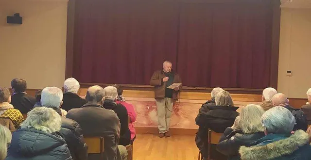 photo  marc quérolle s’est exprimé devant une centaine de personnes.  &copy;  ouest-france 