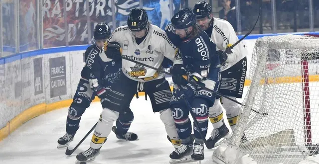 photo  matt wilkins (à droite) a marqué un but le jour de ses 34 ans.  &copy;  co – michel durigneux 