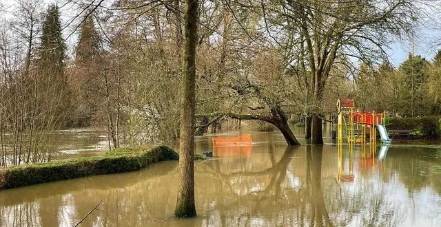photo  plusieurs espaces verts et parcs ont été fermés par la ville d'alençon en raison du risque de crues, à l’image du parc courbet, ce lundi 27 janvier 2025.  &copy;  ouest-france 