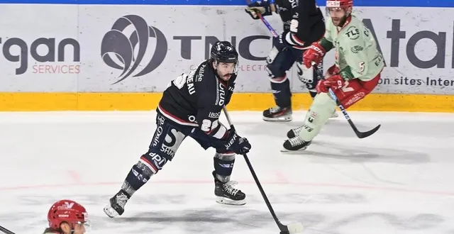 photo  jonathan charbonneau ne remontera plus sur la glace avant la saison prochaine.  &copy;  sébastien aubinaud 