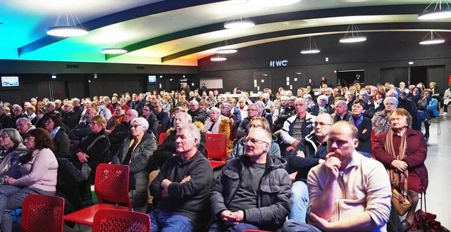 photo  les habitants de tinchebray-bocage se sont déplacés en grand nombre pour les vœux.  &copy;  ouest-france 