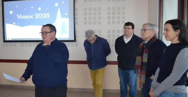 photo  dimanche après-midi, jean-luc nouail, nouveau maire, a présidé sa première cérémonie des vœux.  &copy;  ouest-france 