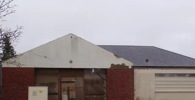 photo  les bâtiments existants sur lesquels s’appuieront le futur pôle enfance-jeunesse et la bibliothèque.  &copy;  le maine libre 