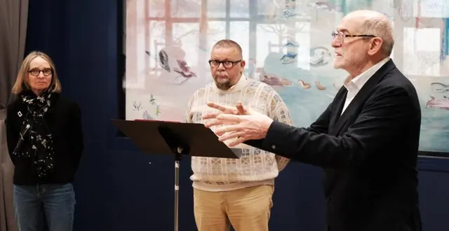 photo  jean-charles prono, maire de loire-authion ; jean noël meignan, maire délégué de saint-mathurin ; et myriam baranger, adjointe à la culture, ont présenté leurs vœux aux mathurinois.  &copy;  ouest-france 