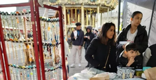 photo  un des stands de créateurs lors d’un samedi du village des créateurs, place de la république, en 2024.  &copy;  ouest-france 